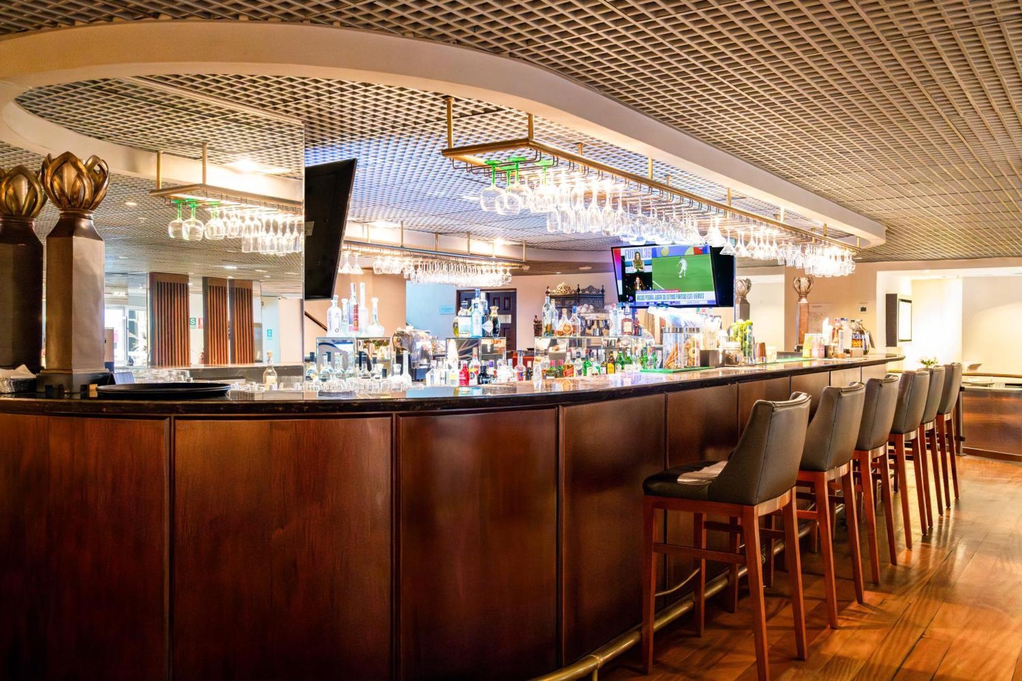 Casa Andina Premium Miraflores Lima Exteriör bild The bar at the 1905 Restaurant