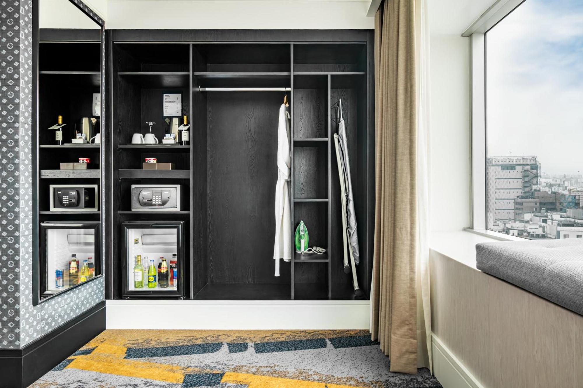 Casa Andina Premium Miraflores Lima Exteriör bild A walk-in closet