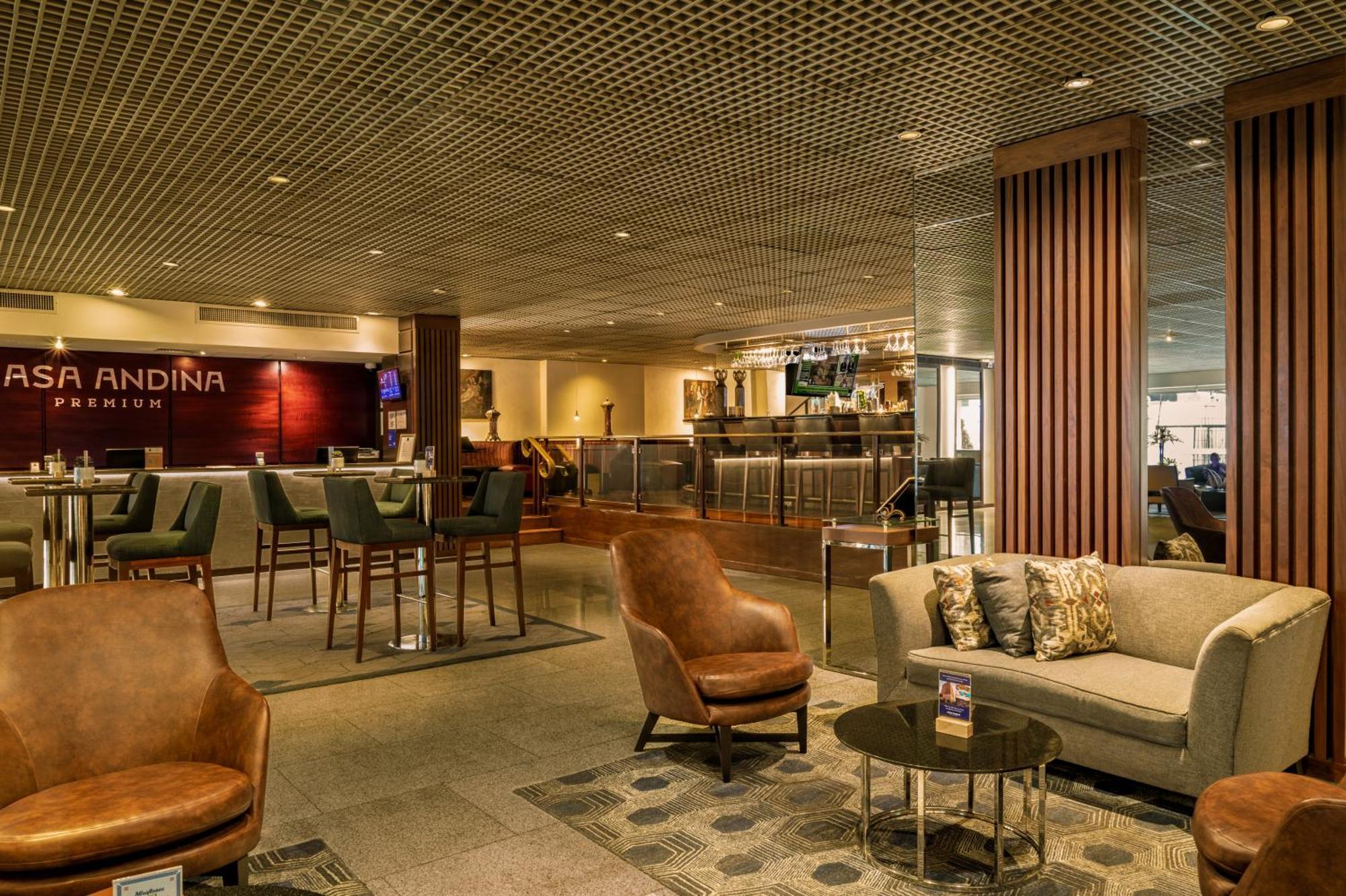 Casa Andina Premium Miraflores Lima Exteriör bild The Andina Premium Lounge at Santiago Airport