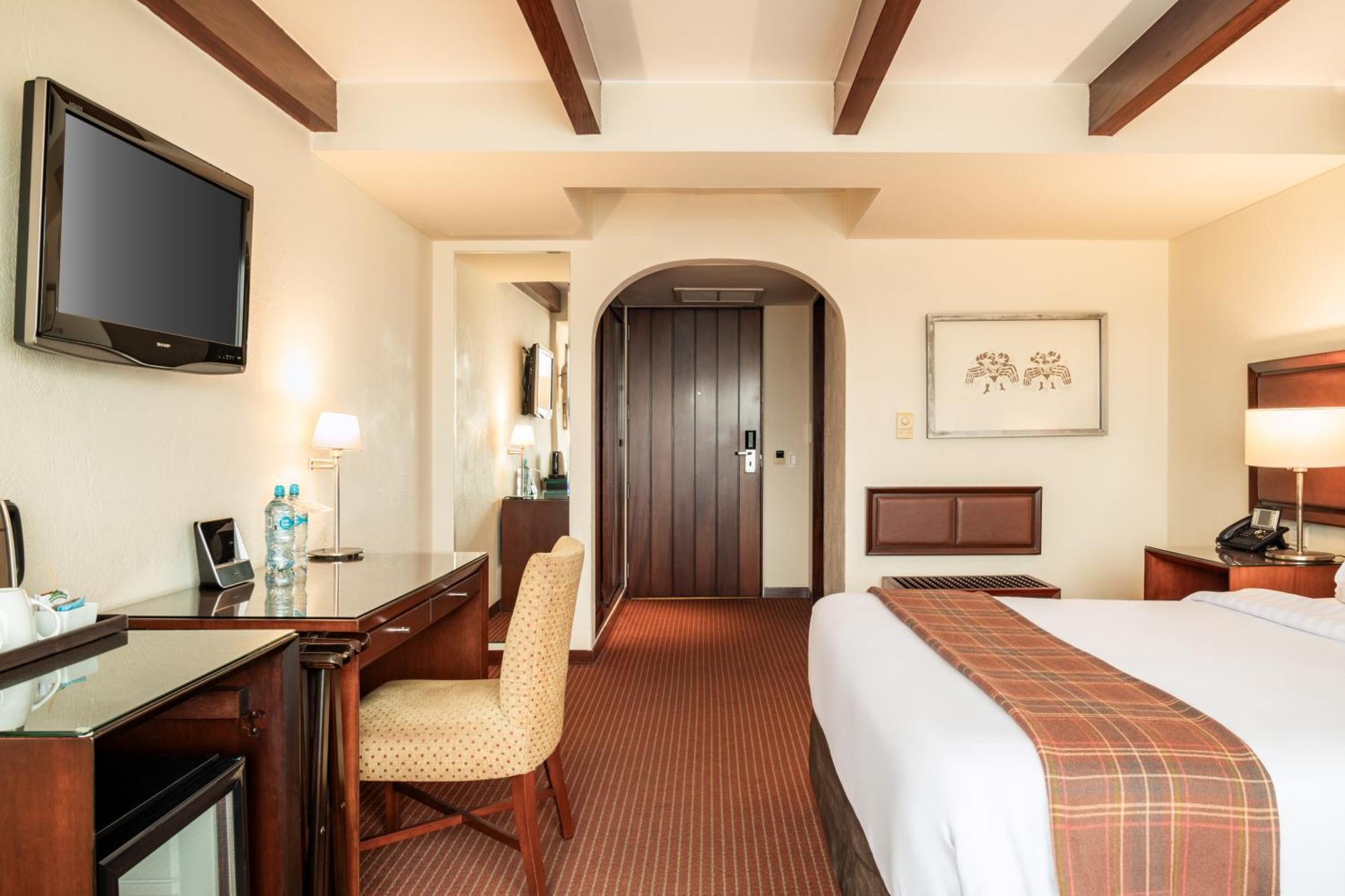 Casa Andina Premium Miraflores Lima Exteriör bild A guest room at the Hilton San Diego Bayfront